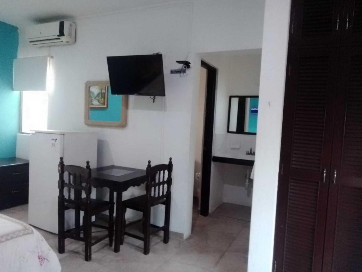 Hotel Acuario Playa Del Carmen Exterior foto